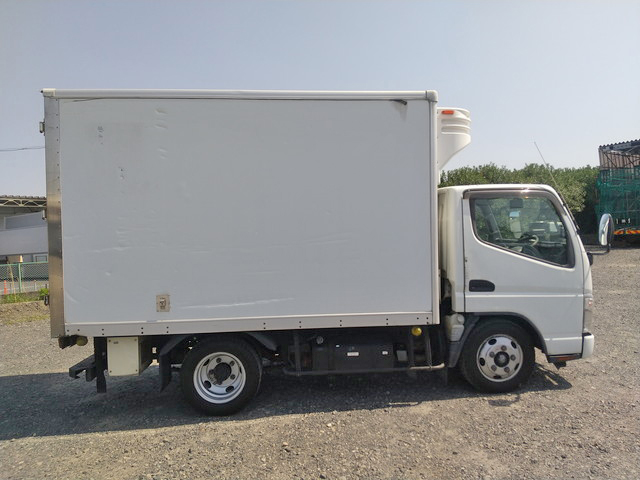 三菱ふそうキャンター冷凍車（冷蔵車）小型（2t・3t）[写真07]