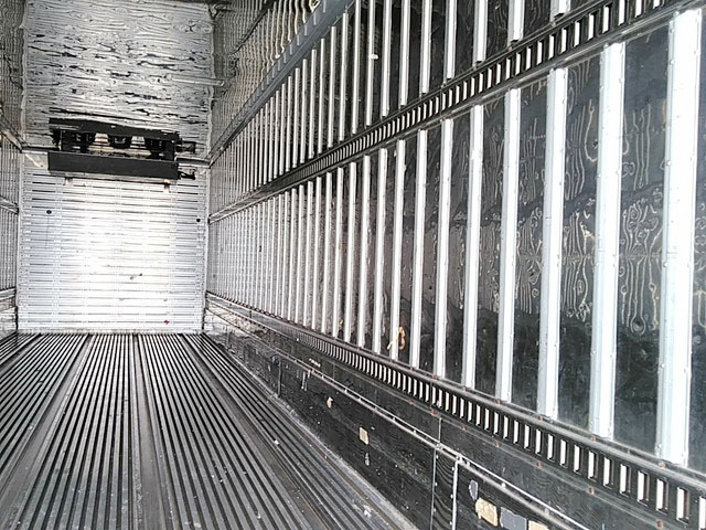 三菱ふそうスーパーグレート冷凍車（冷蔵車）大型（10t）[写真12]