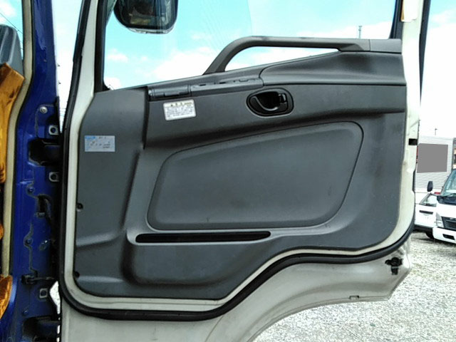 三菱ふそうスーパーグレート冷凍車（冷蔵車）大型（10t）[写真28]