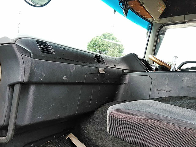 三菱ふそうスーパーグレート冷凍車（冷蔵車）大型（10t）[写真33]