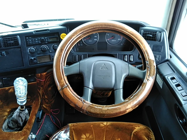 三菱ふそうスーパーグレート冷凍車（冷蔵車）大型（10t）[写真37]