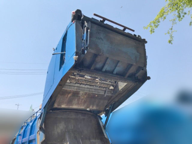 日野レンジャーパッカー車（塵芥車）中型（4t）[写真04]