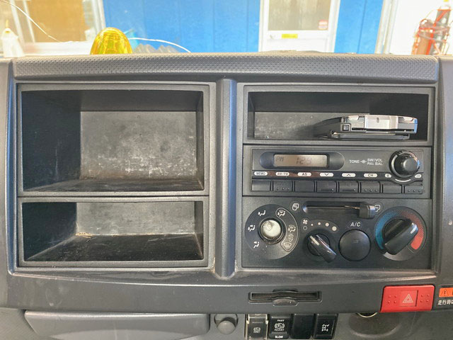 いすゞエルフクレーン4段小型（2t・3t）[写真36]