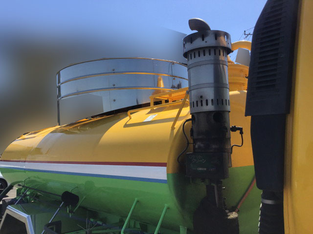 UDトラックスコンドルバキュームカー増トン（6t・8t）[写真04]