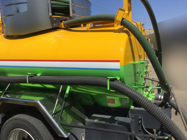 UDトラックスコンドルバキュームカー増トン（6t・8t）[写真05]