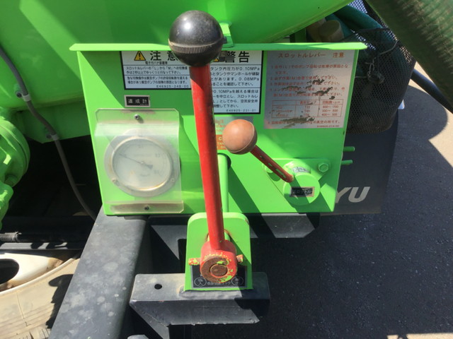 UDトラックスコンドルバキュームカー増トン（6t・8t）[写真07]