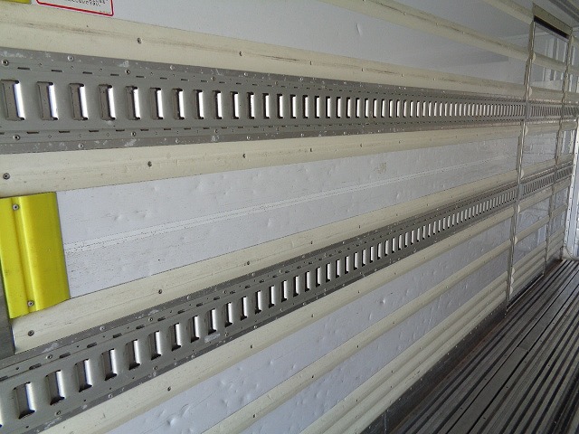 いすゞフォワード冷凍車（冷蔵車）中型（4t）[写真15]