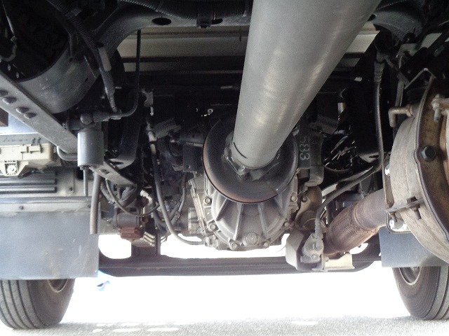 いすゞフォワード冷凍車（冷蔵車）中型（4t）[写真18]