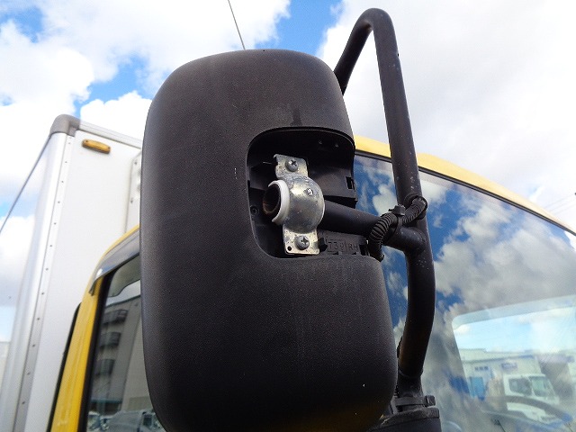 いすゞフォワード冷凍車（冷蔵車）中型（4t）[写真23]