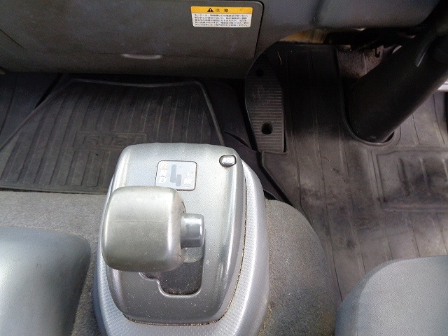 いすゞフォワード冷凍車（冷蔵車）中型（4t）[写真31]