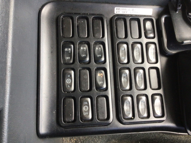 三菱ふそうスーパーグレート冷凍車（冷蔵車）大型（10t）[写真22]