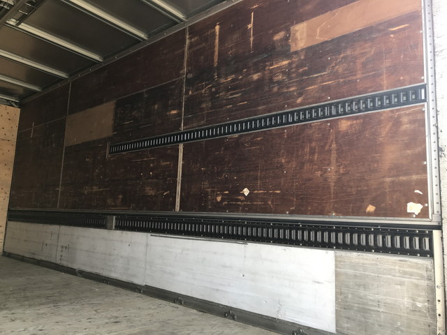 三菱ふそうファイターアルミウイング中型（4t）[写真13]