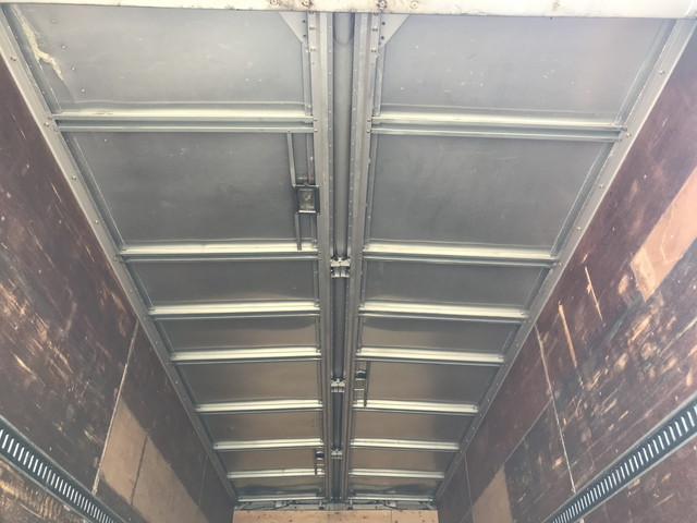 三菱ふそうファイターアルミウイング中型（4t）[写真14]