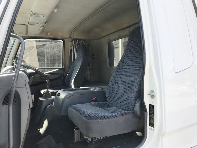 三菱ふそうファイターアルミウイング中型（4t）[写真29]