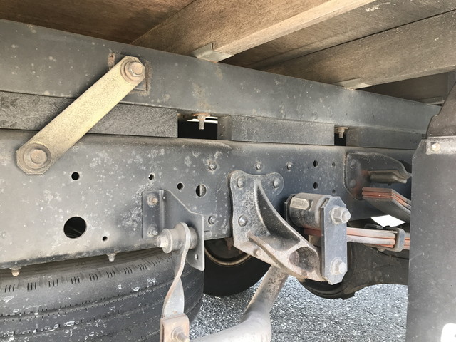 いすゞエルフ平ボディ小型（2t・3t）[写真20]