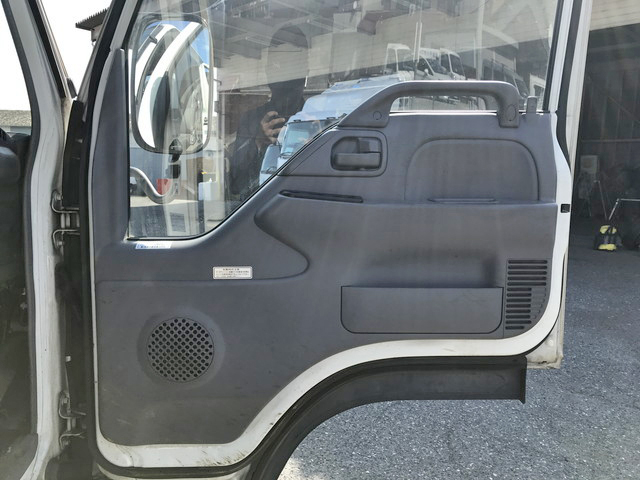 いすゞエルフ平ボディ小型（2t・3t）[写真28]