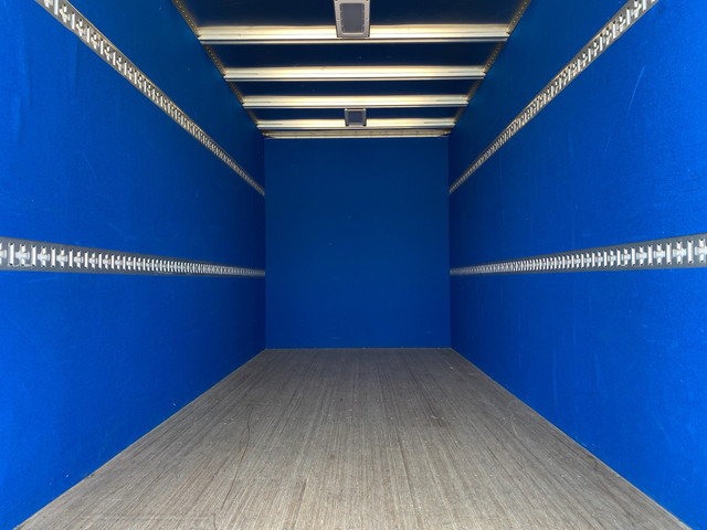 いすゞエルフアルミバン小型（2t・3t）[写真10]