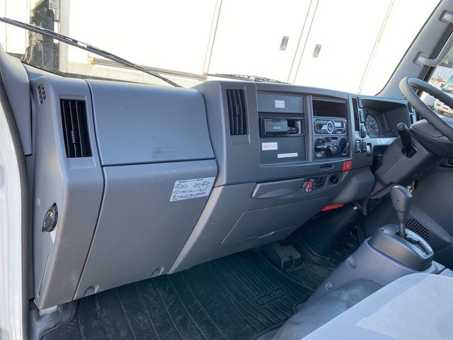 いすゞエルフアルミバン小型（2t・3t）[写真32]