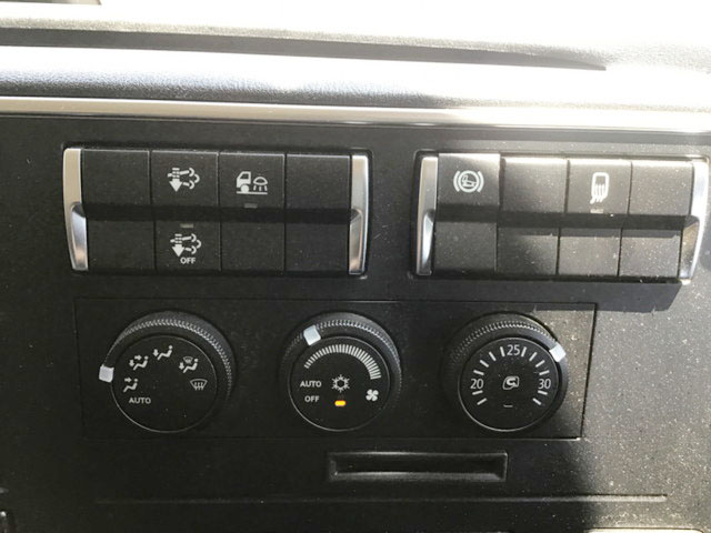 三菱ふそうスーパーグレートユニック4段大型（10t）[写真28]