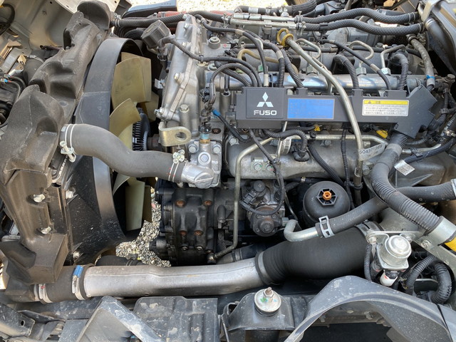 三菱ふそうキャンター平ボディ小型（2t・3t）[写真20]