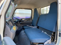 三菱ふそうキャンター平ボディ小型（2t・3t）[写真25]