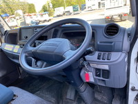 三菱ふそうキャンター平ボディ小型（2t・3t）[写真29]