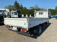 三菱ふそうキャンター平ボディ小型（2t・3t）[写真02]