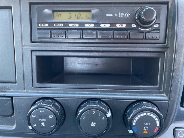 三菱ふそうキャンター平ボディ小型（2t・3t）[写真30]