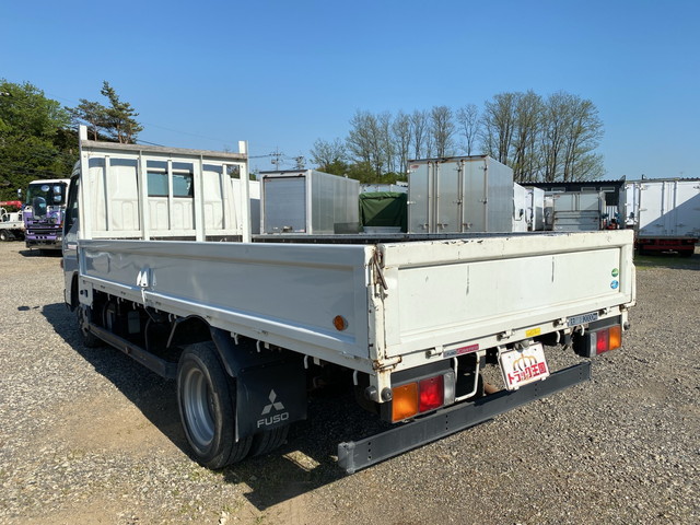 三菱ふそうキャンター平ボディ小型（2t・3t）[写真04]