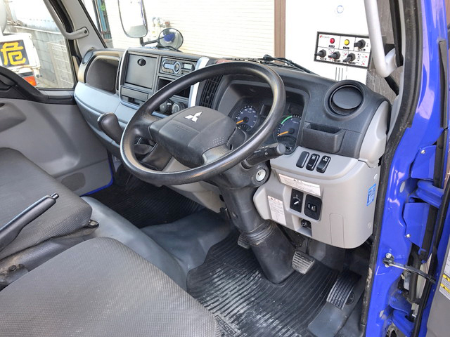 三菱ふそうキャンターパッカー車（塵芥車）小型（2t・3t）[写真31]