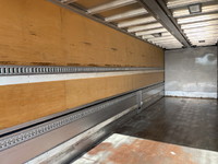 いすゞギガアルミウイング大型（10t）[写真12]