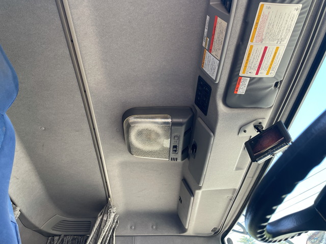 いすゞギガアルミウイング大型（10t）[写真32]