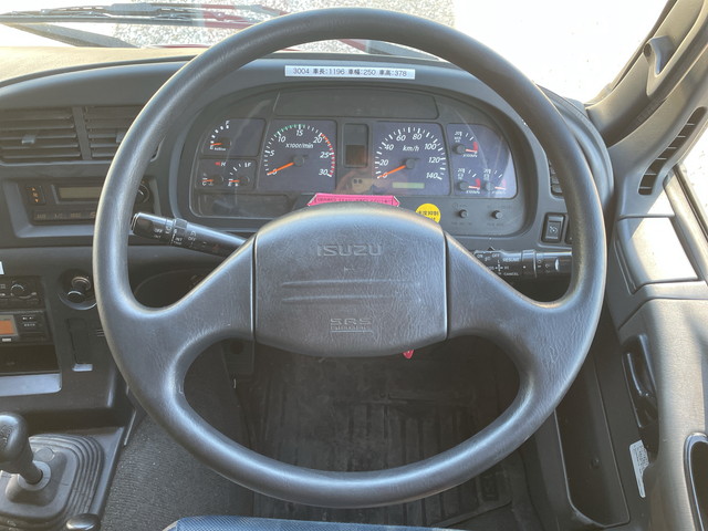 いすゞギガアルミウイング大型（10t）[写真37]