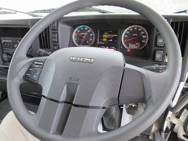 いすゞフォワードアルミウイング中型（4t）[写真14]