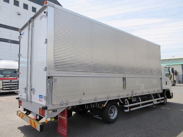 いすゞフォワードアルミウイング中型（4t）[写真02]