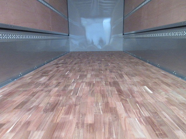 いすゞフォワードアルミウイング中型（4t）[写真05]