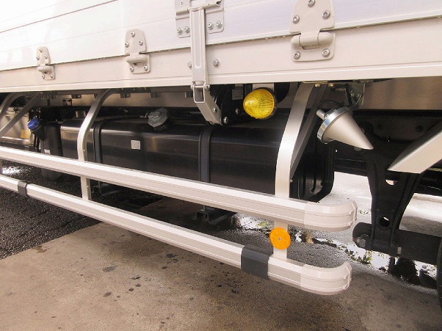 いすゞフォワードアルミウイング中型（4t）[写真08]