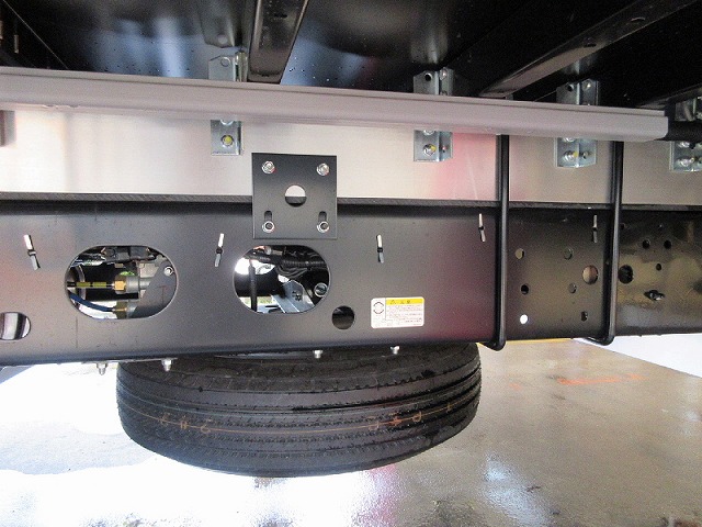 いすゞフォワードアルミウイング中型（4t）[写真09]