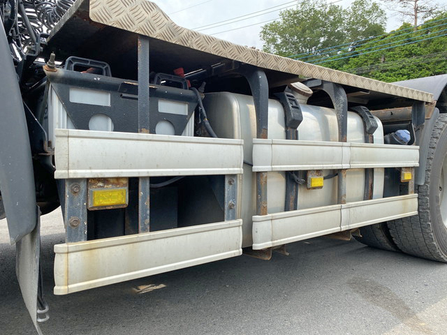 日野プロフィアトレーラーヘッド（トラクターヘッド）大型（10t）[写真12]