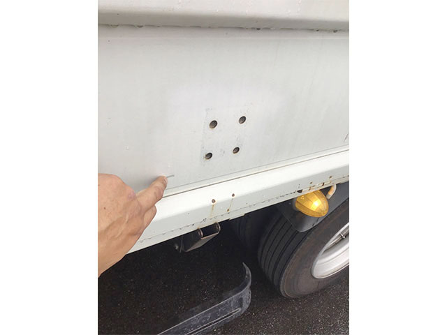 三菱ふそうキャンターユニック4段小型（2t・3t）[写真10]