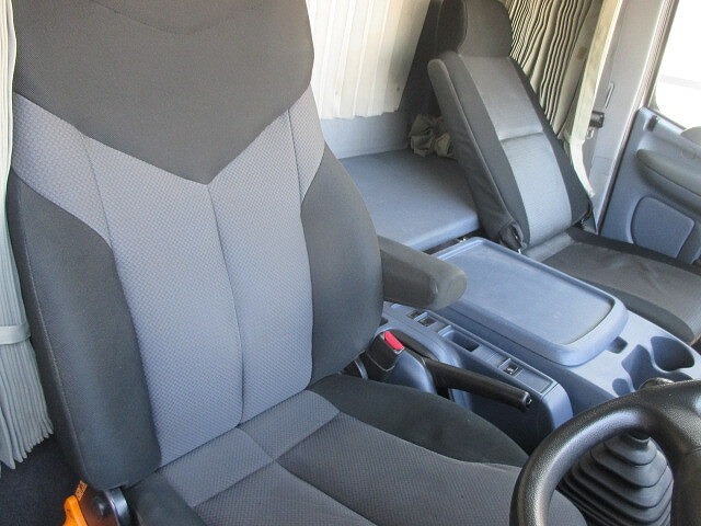 日野レンジャークレーン4段増トン（6t・8t）[写真09]