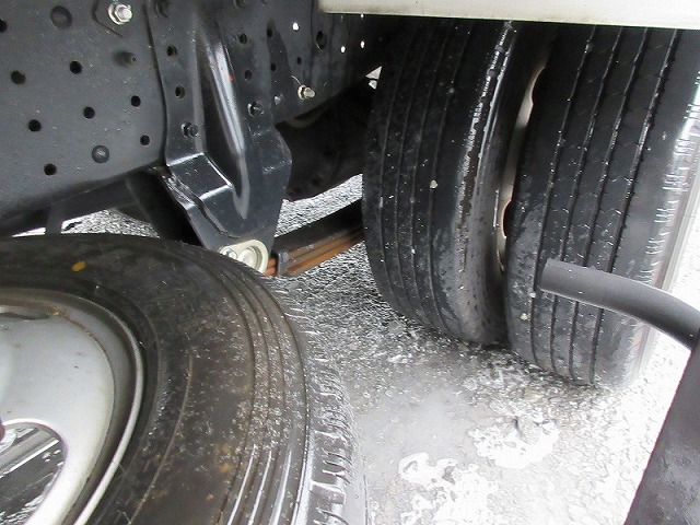 三菱ふそうキャンター冷凍車（冷蔵車）小型（2t・3t）[写真09]