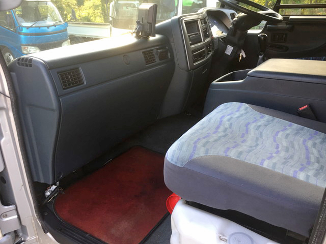 UDトラックスコンドルアルミバン中型（4t）[写真33]