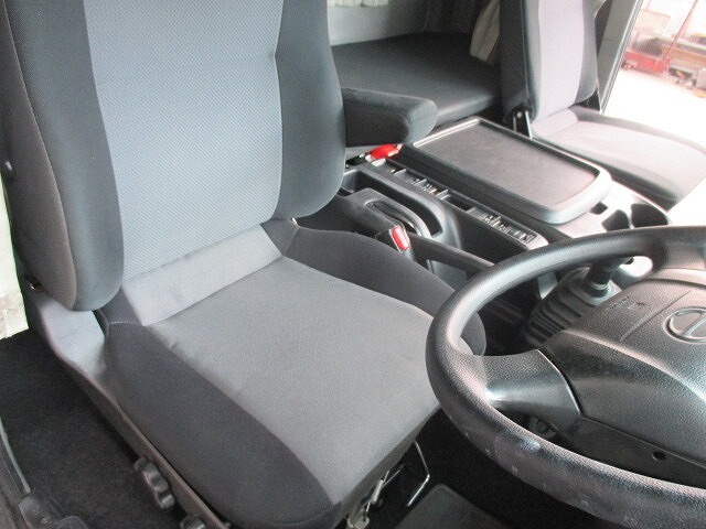 日野レンジャーアルミウイング中型（4t）[写真23]