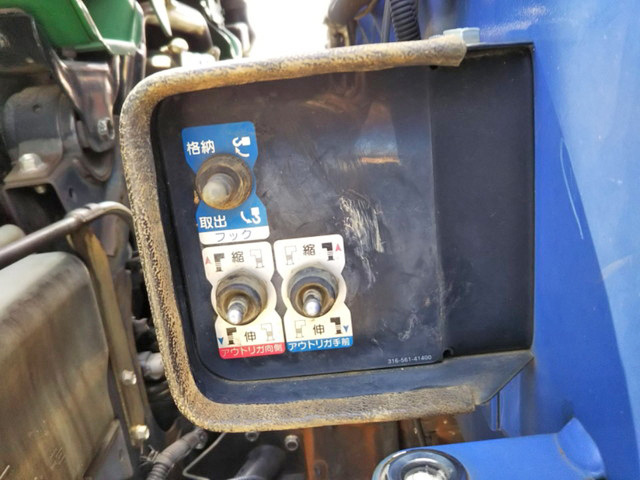 いすゞフォワードクレーン4段増トン（6t・8t）[写真08]