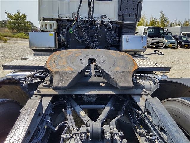 いすゞギガトレーラーヘッド（トラクターヘッド）大型（10t）[写真11]