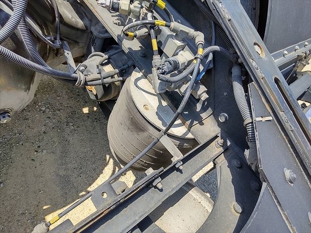 いすゞギガトレーラーヘッド（トラクターヘッド）大型（10t）[写真12]