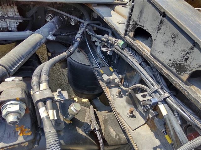 いすゞギガトレーラーヘッド（トラクターヘッド）大型（10t）[写真13]