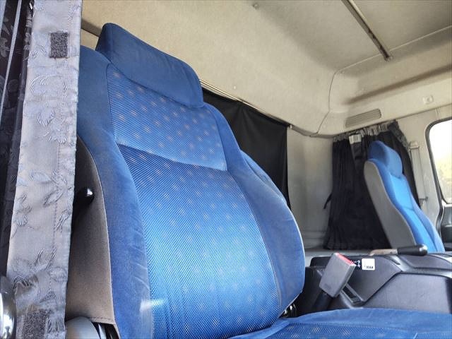 いすゞギガトレーラーヘッド（トラクターヘッド）大型（10t）[写真17]