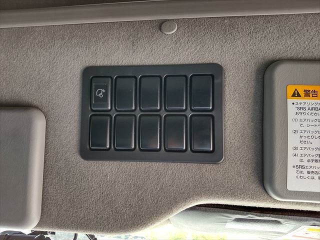 いすゞギガトレーラーヘッド（トラクターヘッド）大型（10t）[写真26]